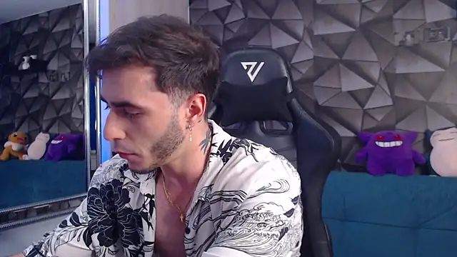 Latino stud4u online show from October 29, 2025, 1:48 am