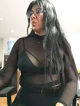 aisha latina online show from October 30, 2025, 3:53 pm