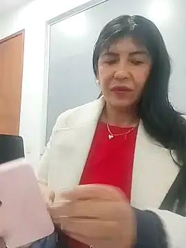 aisha latina online show from September 18, 2025, 2:31 pm