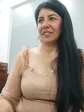 aisha latina online show from March 4, 2025, 3:59 pm