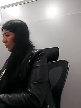 aisha latina online show from March 7, 2025, 3:49 pm