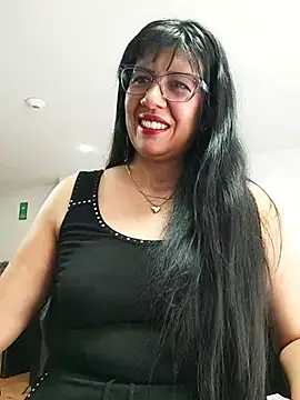 aisha latina online show from October 22, 2025, 2:49 pm