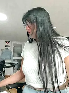 aisha latina online show from March 24, 2026, 3:34 pm