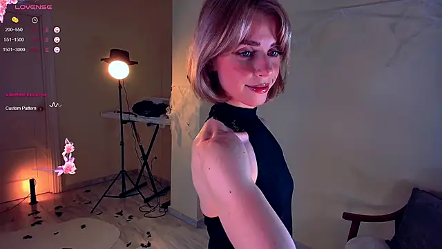 Arielle  03 online show from October 31, 2025, 1:35 am