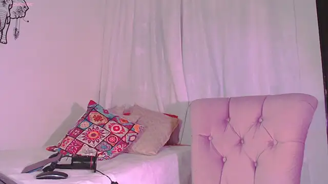 karlablue  online show from September 10, 2025, 12:31 am