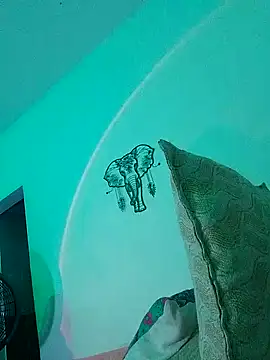 karlablue  online show from September 27, 2025, 2:07 am