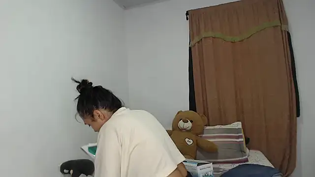 Snapshot of kathy_luisa chatting on May 4, 2026, 12:08 pm kathy luisa online show from May 4, 2026, 12:08 pm