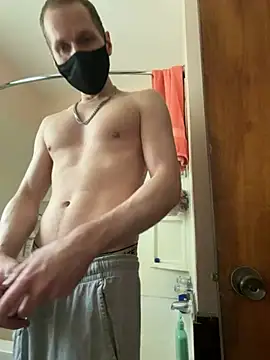 Snapshot of Cloudd_Kingg_Iceyyy chatting on May 6, 2026, 4:22 pm Cloudd Kingg Iceyyy online show from May 6, 2026, 4:22 pm