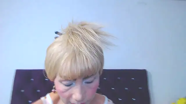 Snapshot of almabeckelt chatting on July 7, 2026, 9:29 pm almabeckelt online show from July 7, 2026, 9:29 pm