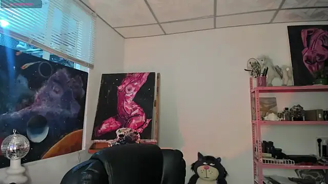 mariecam420 online show from April 3, 2026, 5:14 am