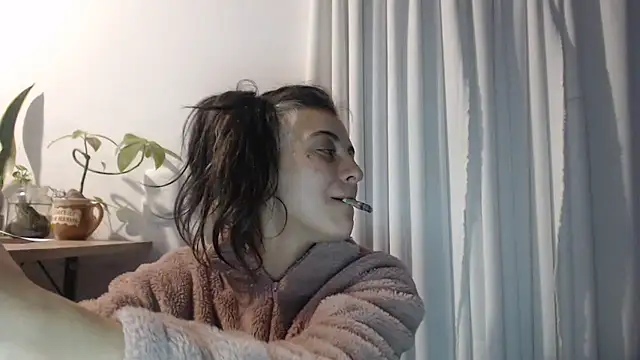 mariecam420 online show from March 19, 2025, 2:05 am