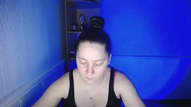 JosieJun  online show from October 28, 2025, 6:18 pm