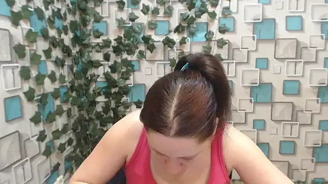 JosieJun  online show from February 12, 2025, 9:11 pm