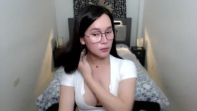 Snapshot of AmazingLuchie chatting on November 5, 2025, 5:54 am AmazingLuchie online show from November 5, 2025, 5:54 am