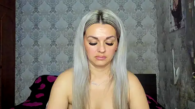 NicoletMoore online show from March 11, 2025, 11:15 pm