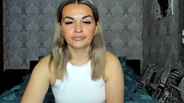 NicoletMoore online show from May 13, 2026, 7:10 pm