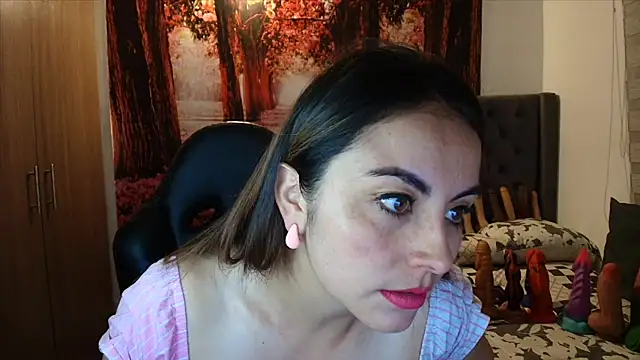 Snapshot of sofia23dirty chatting on June 2, 2026, 10:54 pm sofia23dirty online show from June 2, 2026, 10:54 pm