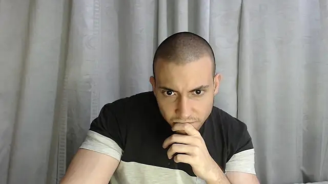 Snapshot of Armando_2002 chatting on October 2, 2025, 2:59 am Armando 2002 online show from October 2, 2025, 2:59 am