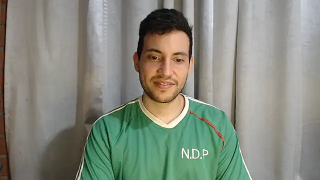 Snapshot of Armando_2002 chatting on March 16, 2025, 5:03 am Armando 2002 online show from March 16, 2025, 5:03 am