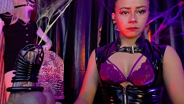 MistressSlut1 online show from October 17, 2025, 11:23 am