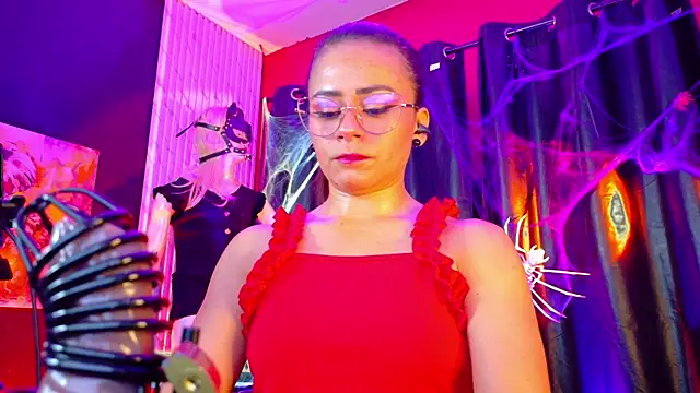 MistressSlut1 online show from October 27, 2025, 11:00 am