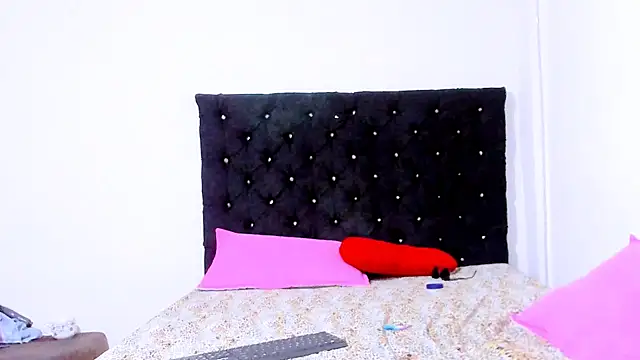 Snapshot of valen_colombian69 chatting on February 17, 2025, 6:42 am valen colombian69 online show from February 17, 2025, 6:42 am