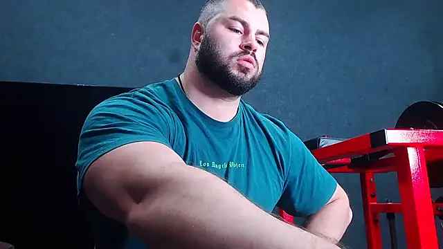 Snapshot of muscularjohnforuX chatting on May 5, 2026, 8:50 am muscularjohnforuX online show from May 5, 2026, 8:50 am