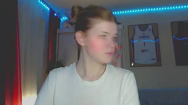 Snapshot of Klementa chatting on July 29, 2026, 6:29 pm Klementa online show from July 29, 2026, 6:29 pm