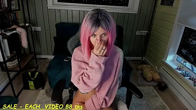 SandyChris online show from October 5, 2025, 9:44 am