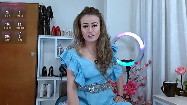 magenta maturr online show from September 10, 2025, 12:15 pm