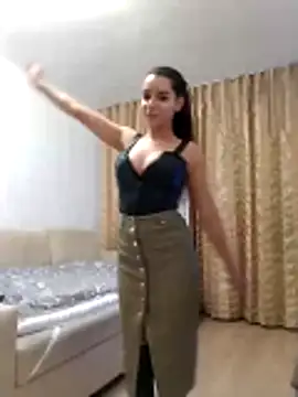 baby sweet girl  online show from May 20, 2026, 9:45 pm