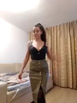 baby sweet girl  online show from March 28, 2026, 10:00 pm