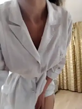 baby sweet girl  online show from October 15, 2025, 8:06 pm