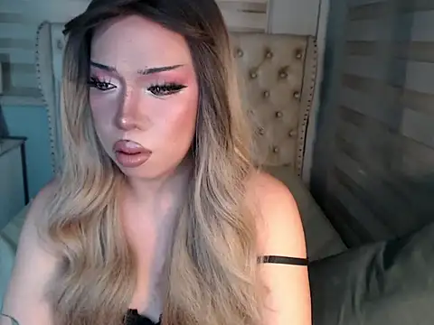 RebecaNextToYou online show from December 14, 2025, 5:40 pm