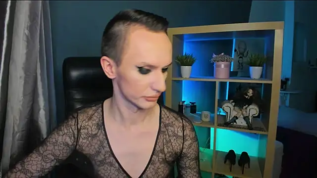 Cristal Connors online show from December 23, 2024, 5:54 pm