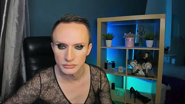 Cristal Connors online show from December 17, 2024, 5:07 am