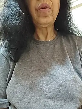 Snapshot of Susannemilf chatting on January 18, 2026, 2:15 am Susannemilf online show from January 18, 2026, 2:15 am