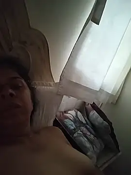 Snapshot of Susannemilf chatting on February 16, 2026, 2:32 am Susannemilf online show from February 16, 2026, 2:32 am