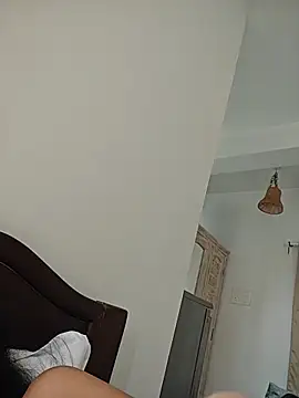 Snapshot of Susannemilf chatting on March 2, 2026, 4:13 am Susannemilf online show from March 2, 2026, 4:13 am