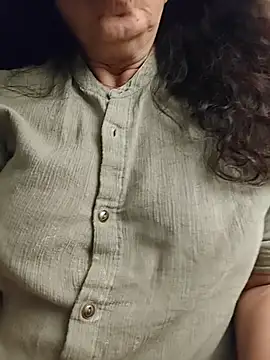 Snapshot of Susannemilf chatting on December 17, 2025, 4:50 am Susannemilf online show from December 17, 2025, 4:50 am