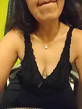 Susannemilf online show from October 5, 2025, 1:24 pm