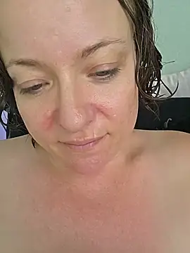 Snapshot of julimonroe chatting on May 24, 2026, 8:09 pm julimonroe online show from May 24, 2026, 8:09 pm