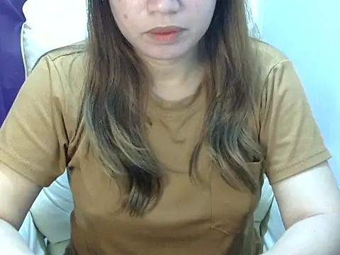    zurIII09  online show from February 3, 2026, 9:03 am