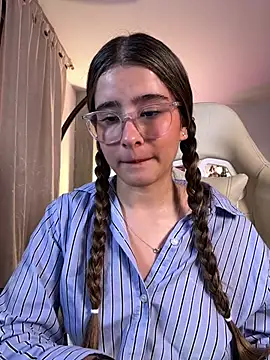 Snapshot of Stormiie777 chatting on February 3, 2026, 2:53 am Stormiie777 online show from February 3, 2026, 2:53 am