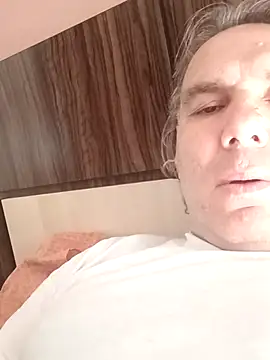 Snapshot of Saysomething3 chatting on October 28, 2025, 11:31 am Saysomething3 online show from October 28, 2025, 11:31 am