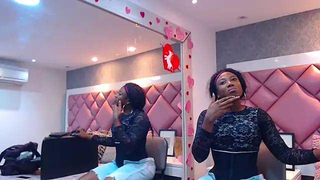 Snapshot of DanielaDuff chatting on November 9, 2025, 7:51 pm DanielaDuff online show from November 9, 2025, 7:51 pm