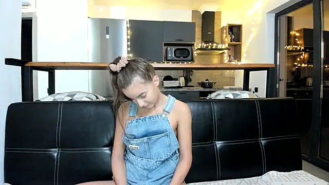 ElizSweet online show from December 2, 2025, 10:55 pm