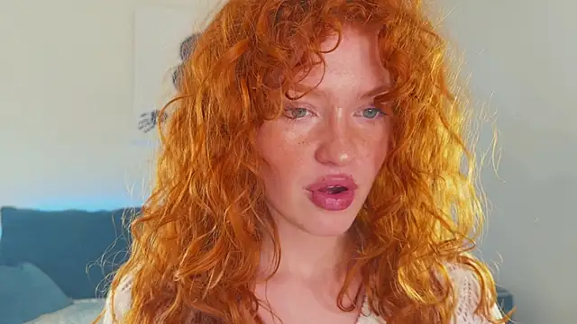 Snapshot of Born_to_Loveee chatting on September 23, 2025, 12:56 pm Born to Loveee online show from September 23, 2025, 12:56 pm