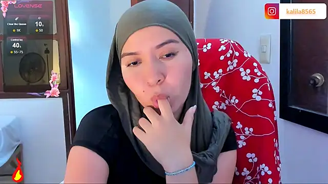 MatchedEyebrow online show from November 4, 2025, 8:34 pm