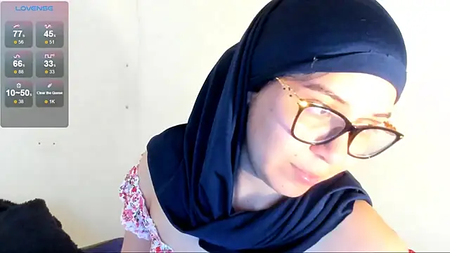 Snapshot of MatchedEyebrow chatting on May 3, 2026, 8:34 pm MatchedEyebrow online show from May 3, 2026, 8:34 pm
